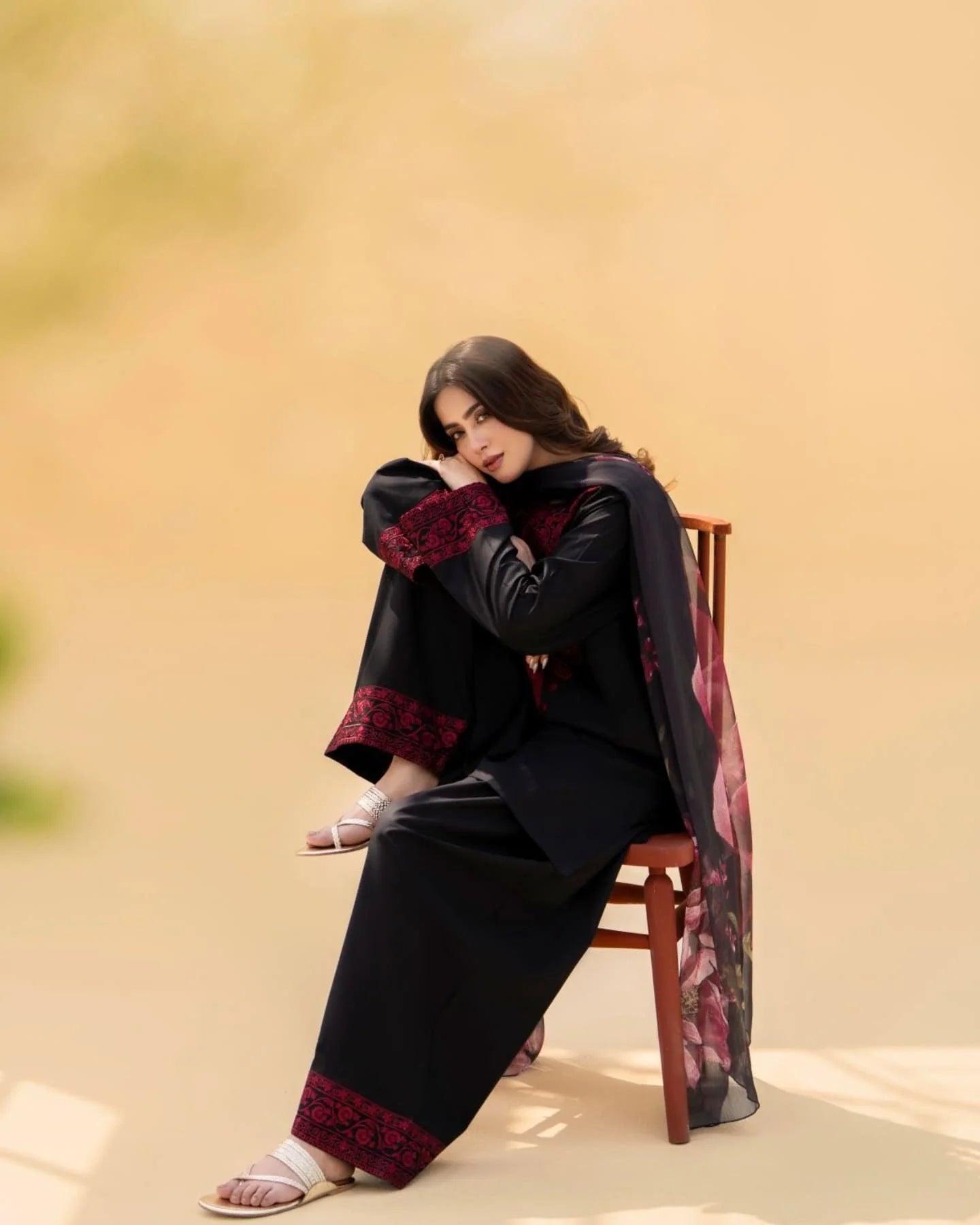 Black rose Embroidered 3ps