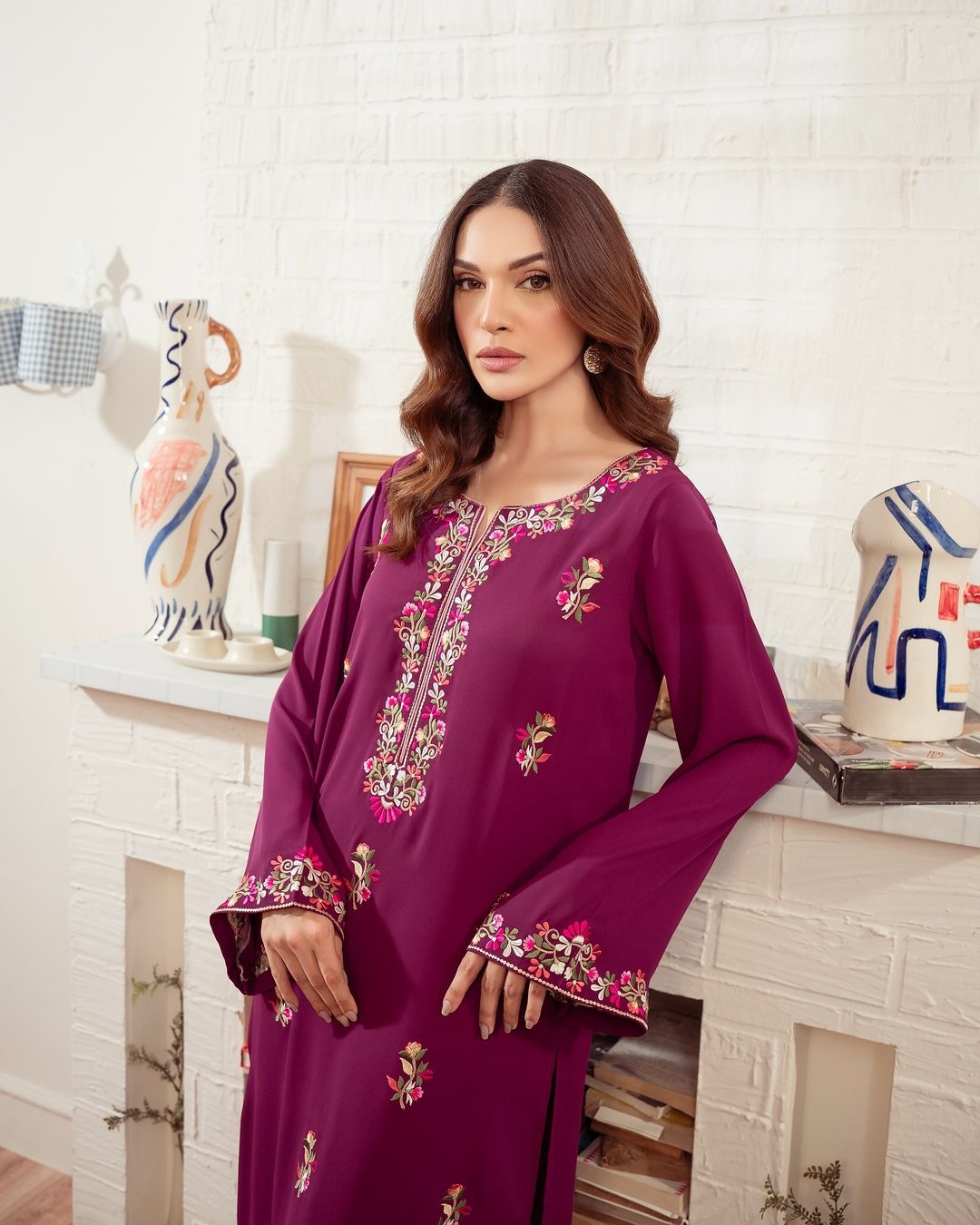 Rosebud embroidered 2ps