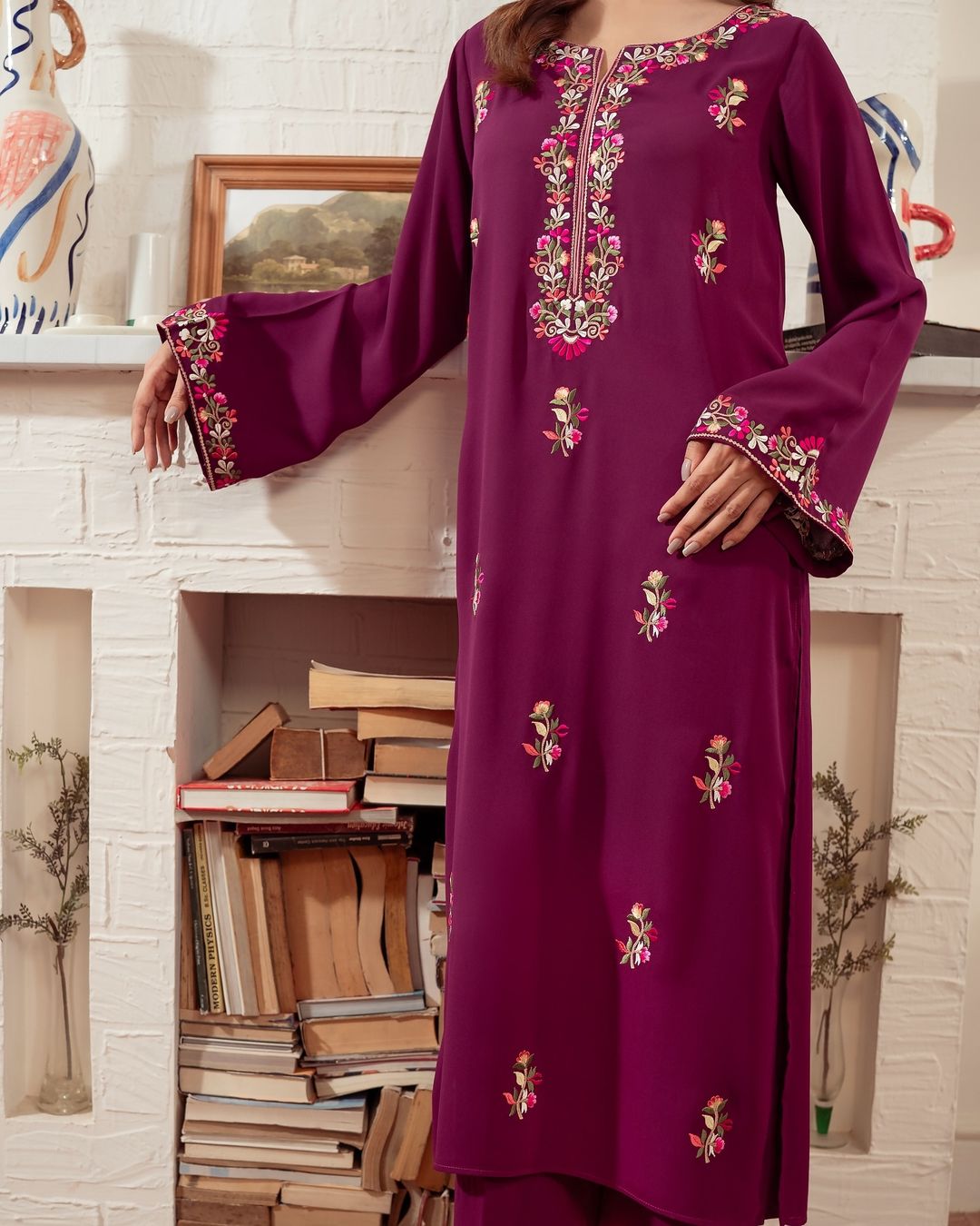 Rosebud embroidered 2ps