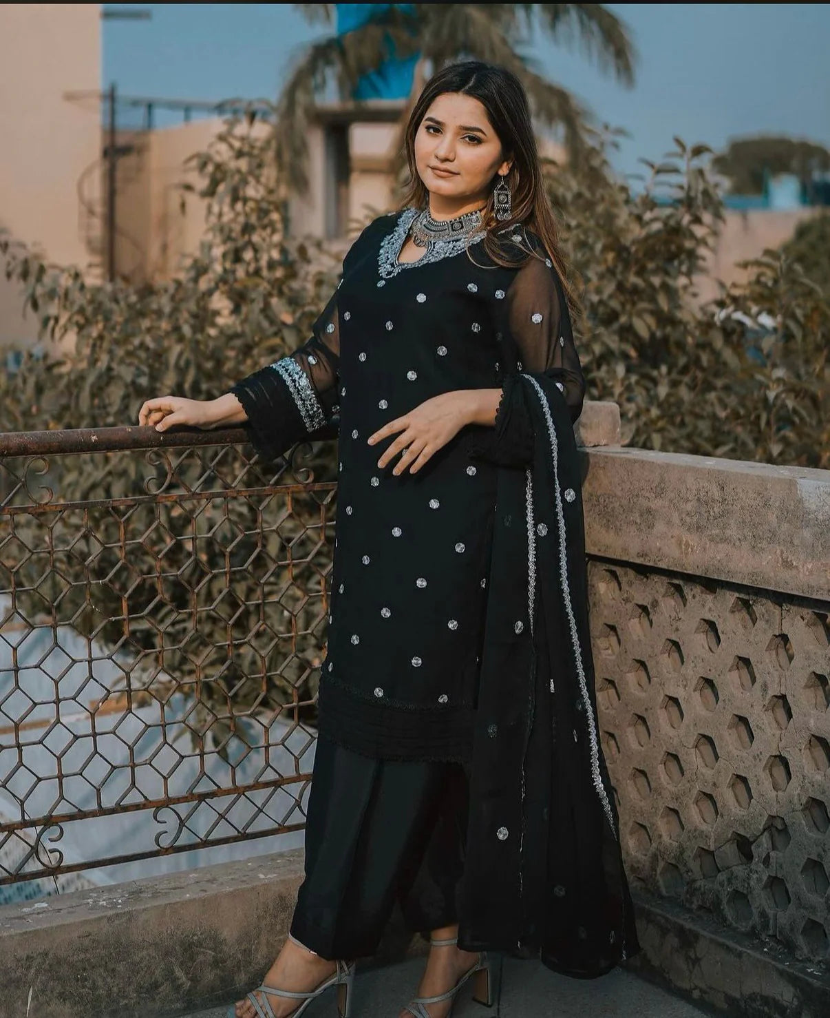 Hania embroidered 3ps