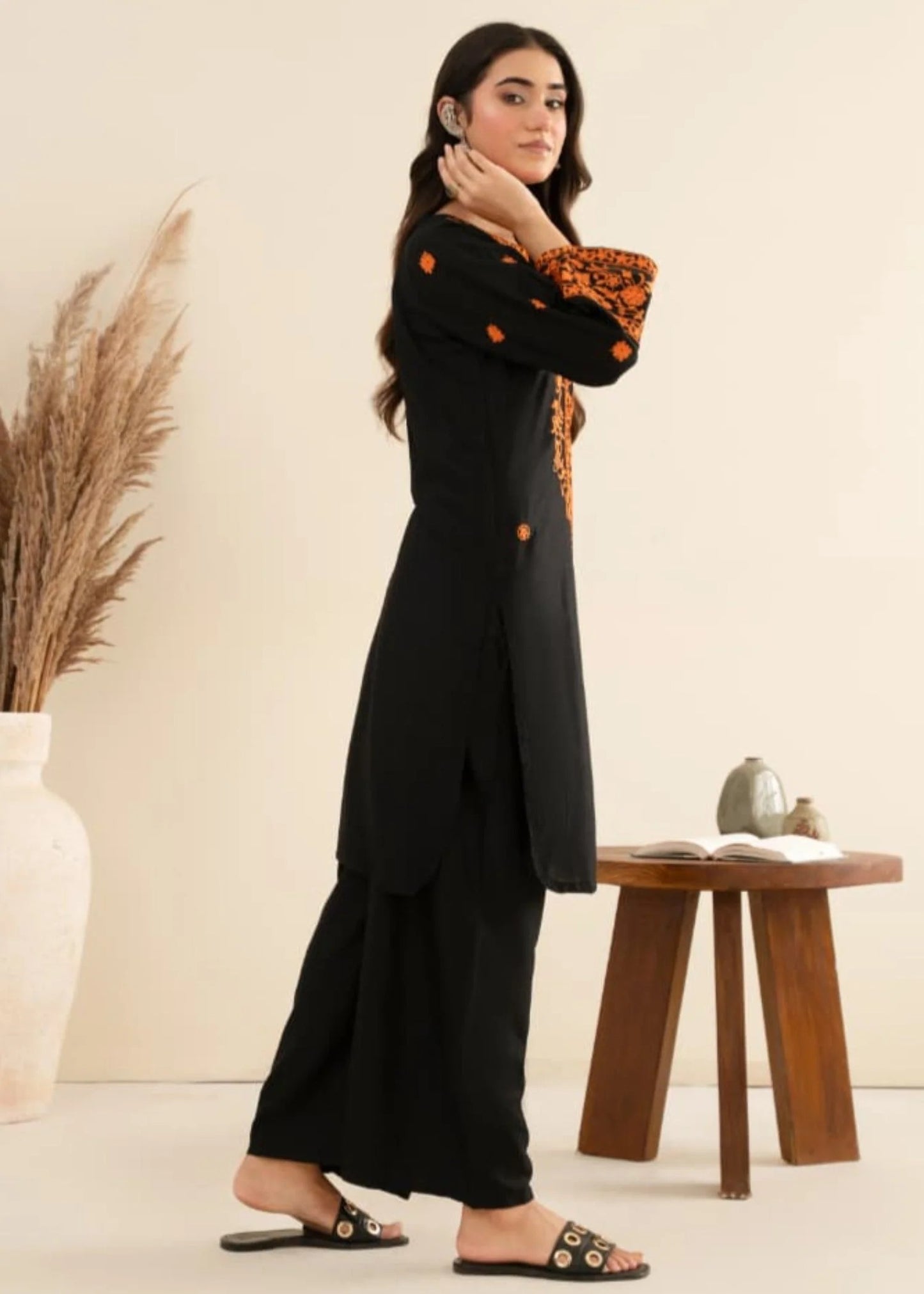 Zouq embroidered 2ps